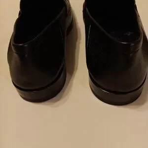 Louis Vuitton black leather dress slip-ons, size 9. Louis Vuitton | Shoes | Louis Vuitton Black Leather Dress  main image 2